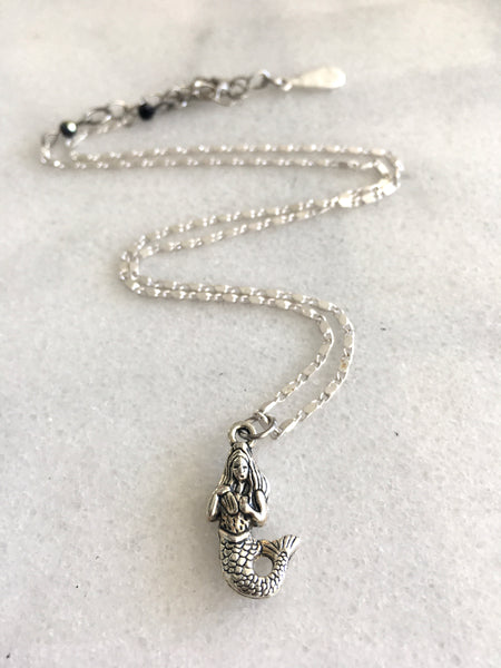Simple Sirens Mermaid Necklace (in silver)